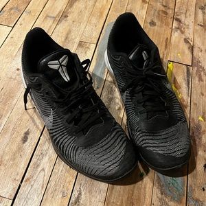 Kobe Bryant mentality shoe Nike Low Tops men’s size 9.5